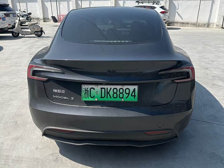 Фото 6 - Tesla Model 3