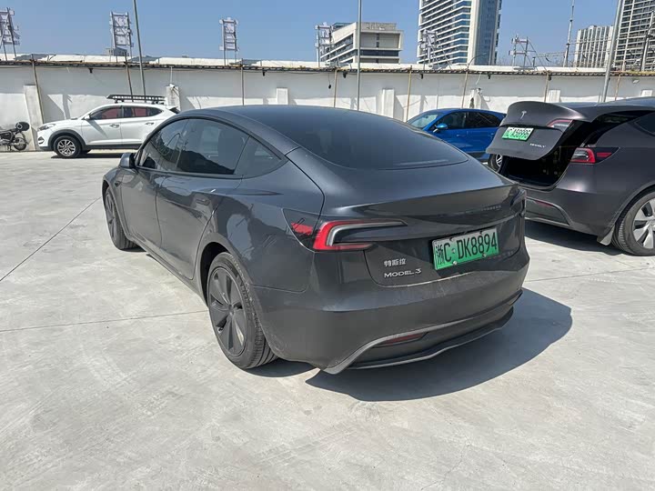 Фото 7 - Tesla Model 3