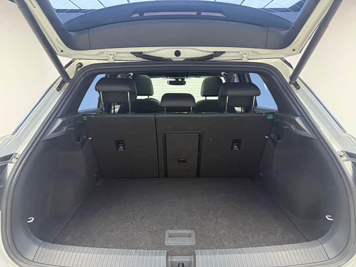 Фото 9 - Volkswagen T-Roc