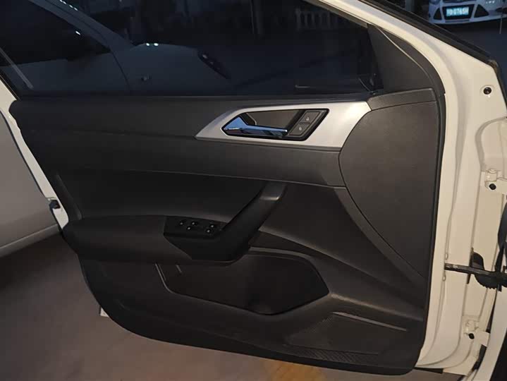 Фото 7 - Volkswagen Polo