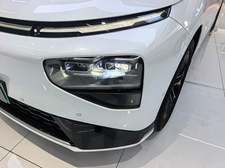 Фото 4 - XPeng G9