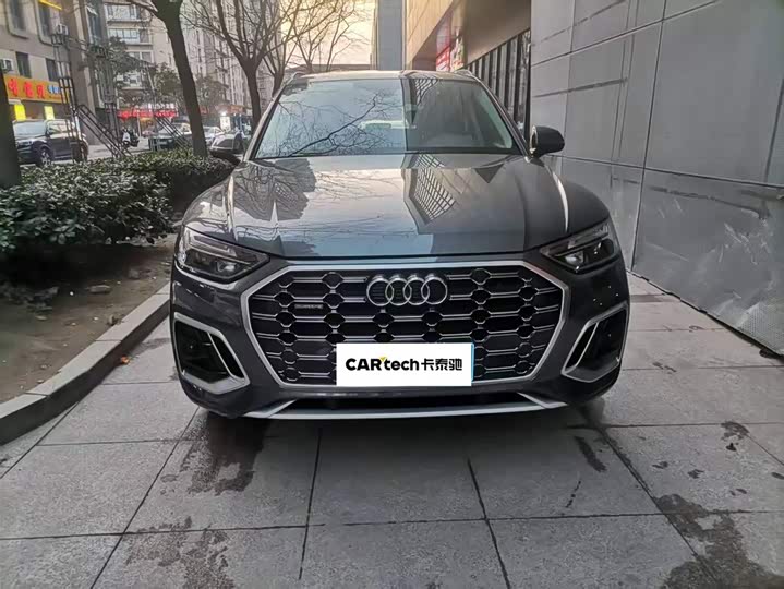 Фото 2 - Audi Q5L