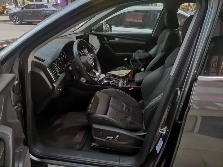 Фото 4 - Audi Q5L