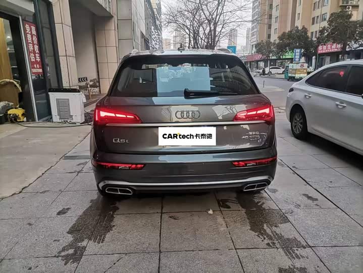 Фото 9 - Audi Q5L