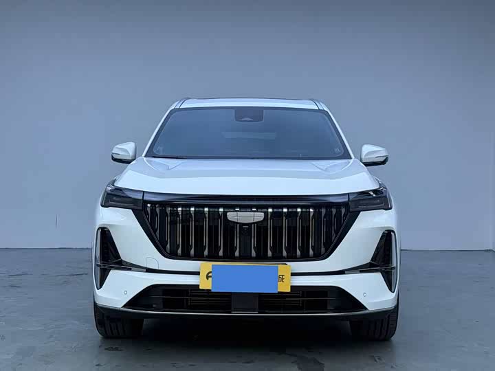 Фото 2 - Geely Atlas L