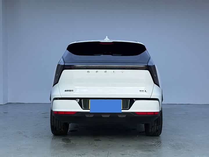 Фото 5 - Geely Atlas L