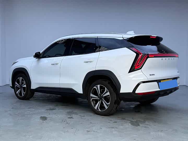 Фото 6 - Geely Atlas L