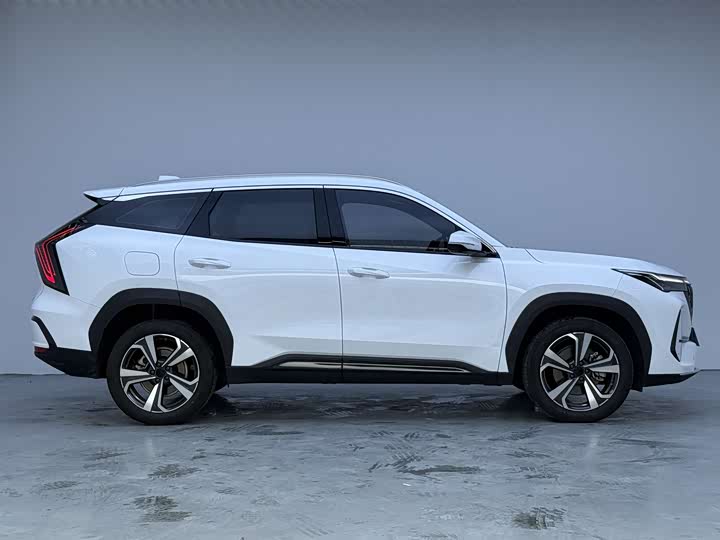 Фото 7 - Geely Atlas L