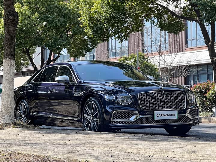 Фото 3 - Bentley Flying Spur Hybrid