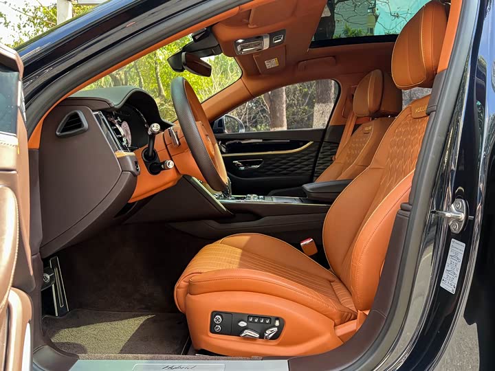 Фото 8 - Bentley Flying Spur Hybrid