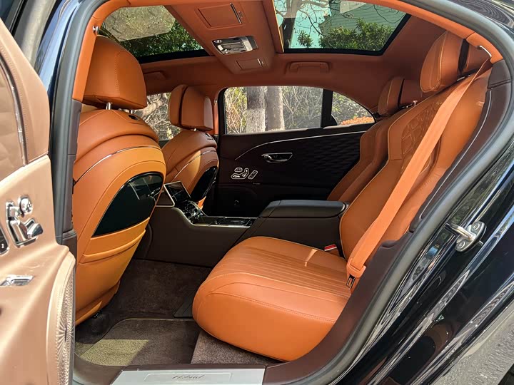 Фото 9 - Bentley Flying Spur Hybrid