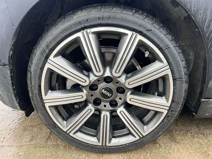 Photo 7 - Mini Clubman