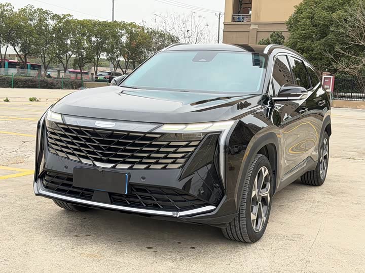 Фото 1 - Geely Atlas L