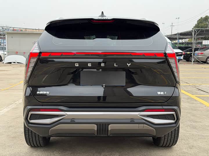 Фото 5 - Geely Atlas L