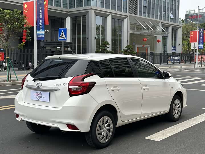 Фото 4 - Toyota Vios FS