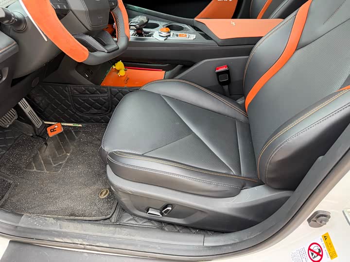 Фото 9 - Changan UNI-V