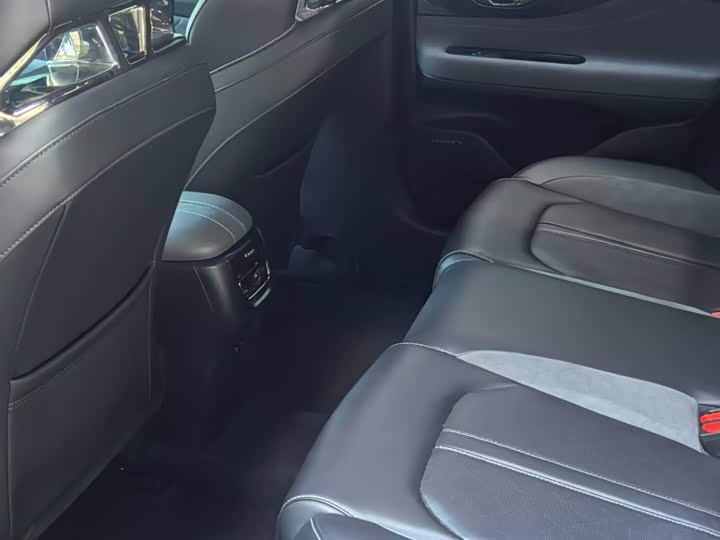 Фото 7 - GAC Trumpchi Empow R