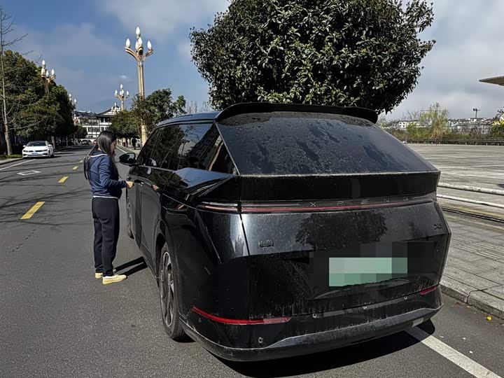 Фото 4 - XPeng X9