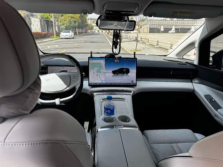 Фото 8 - XPeng X9