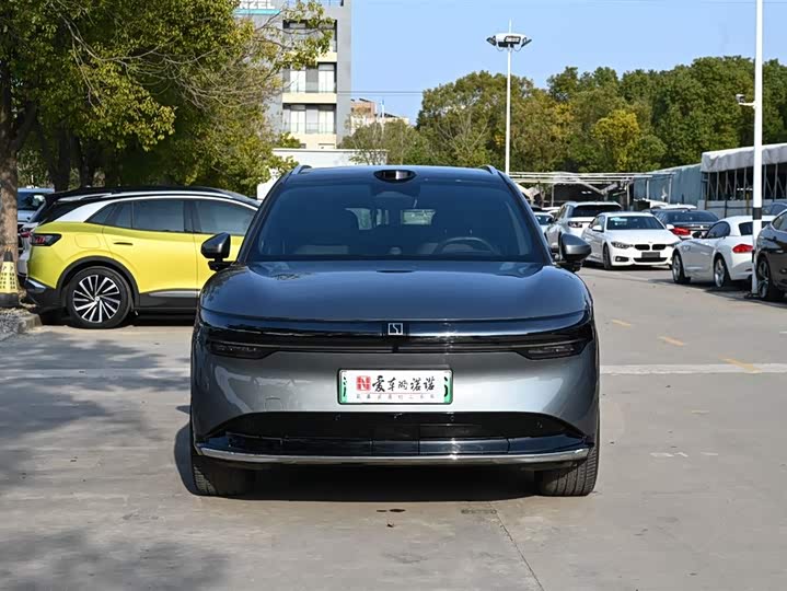 Фото 2 - Zeekr 7X