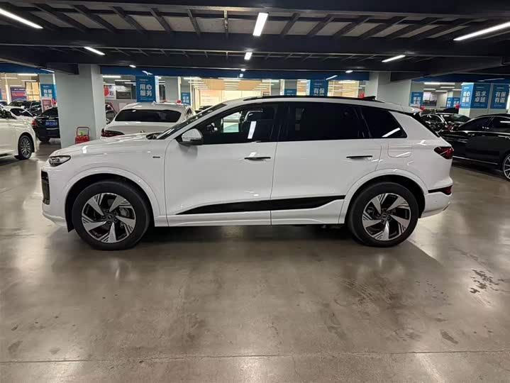 Фото 3 - Audi Q6L e-tron