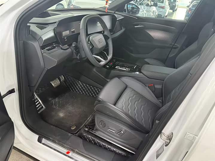 Фото 4 - Audi Q6L e-tron