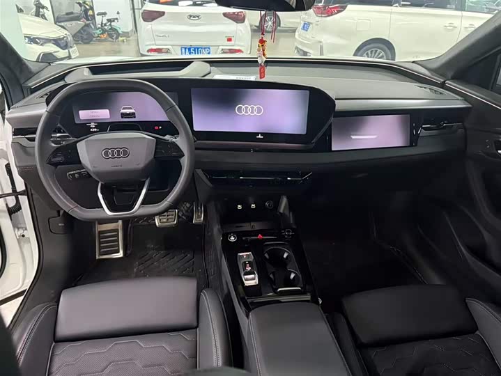 Фото 6 - Audi Q6L e-tron