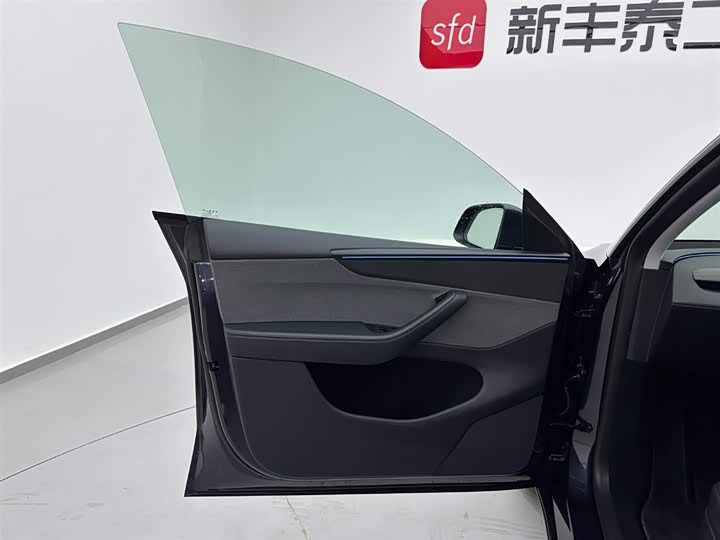 Фото 8 - Tesla Model Y