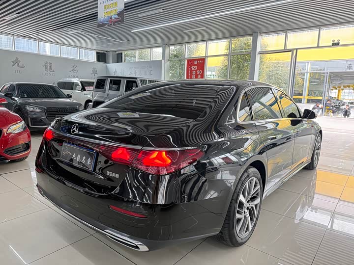 Фото 6 - Mercedes-Benz E-Class