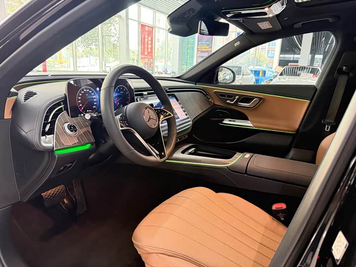 Фото 8 - Mercedes-Benz E-Class