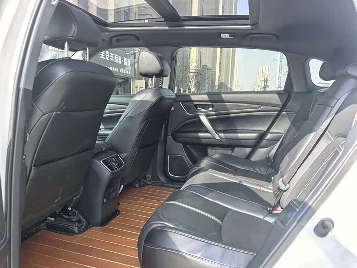 Фото 6 - Honda UR-V