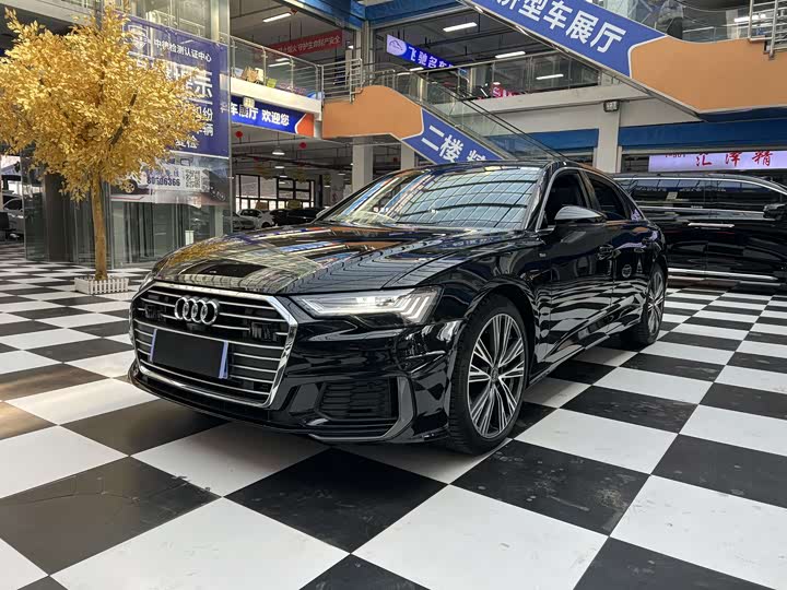 Фото 1 - Audi A6L