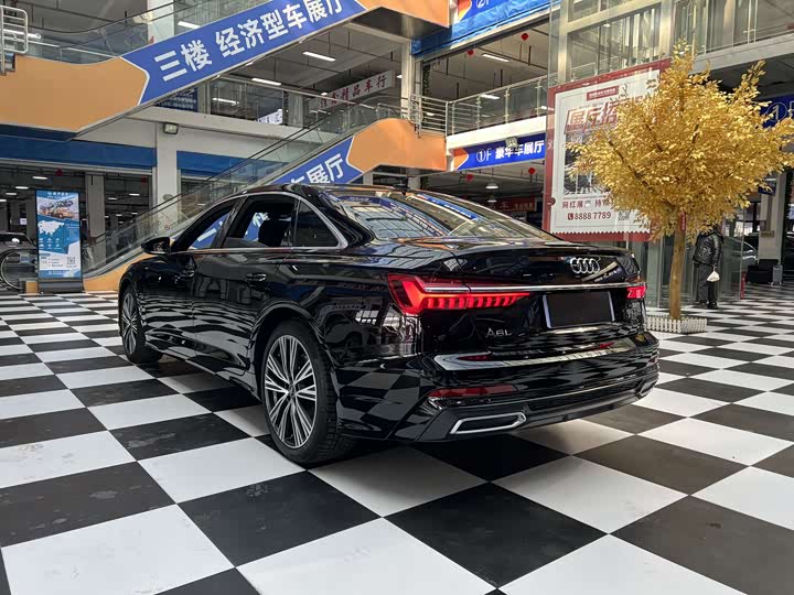 Фото 7 - Audi A6L