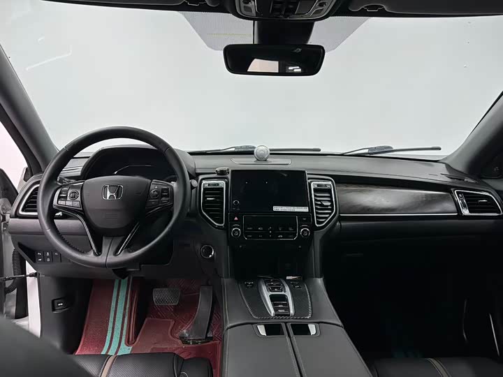 Photo 6 - Honda UR-V