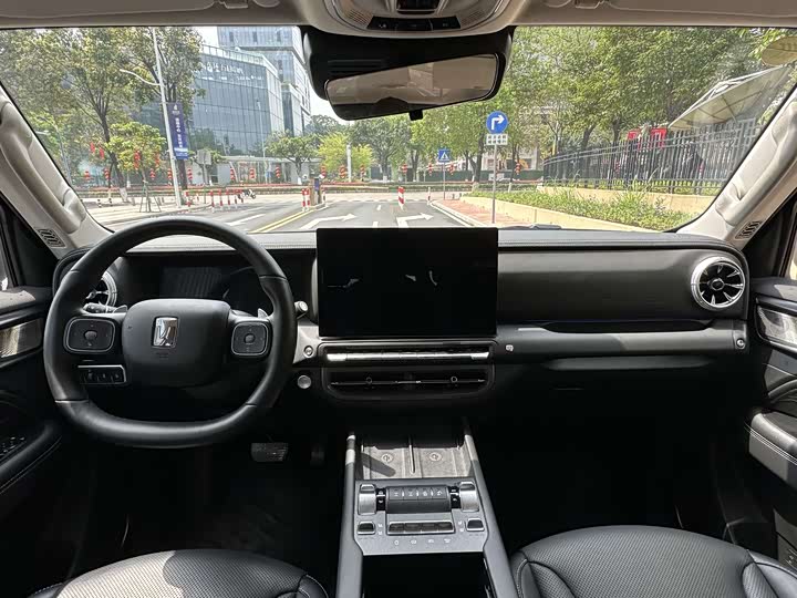 Фото 8 - Tank 300