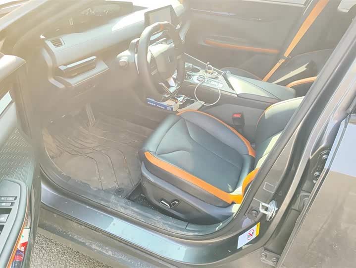 Фото 9 - Changan UNI-V