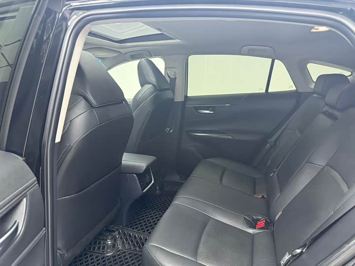 Фото 8 - Toyota Venza