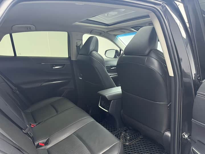 Фото 9 - Toyota Venza