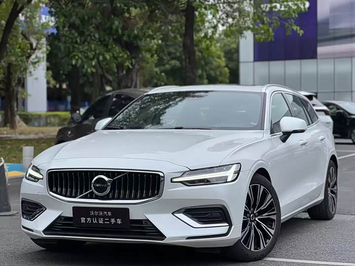 Фото 3 - Volvo V60