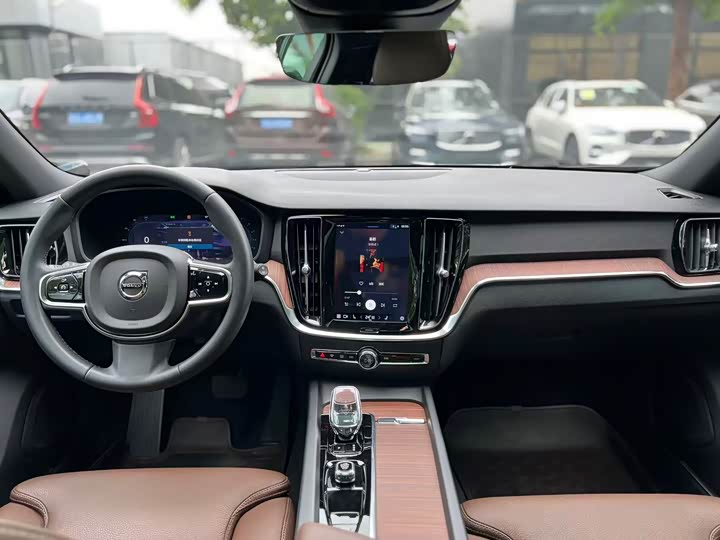 Фото 5 - Volvo V60