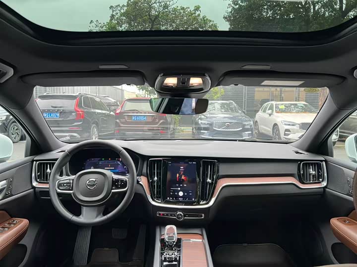 Фото 7 - Volvo V60