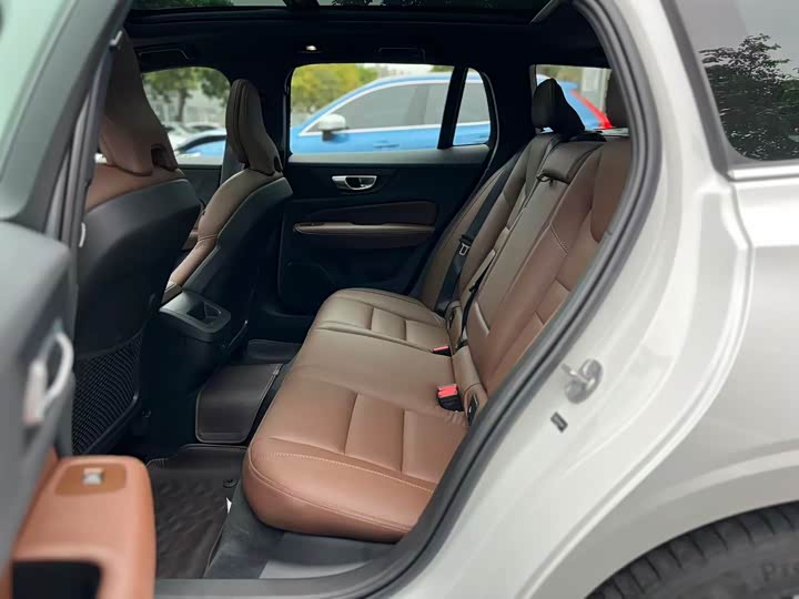 Фото 9 - Volvo V60