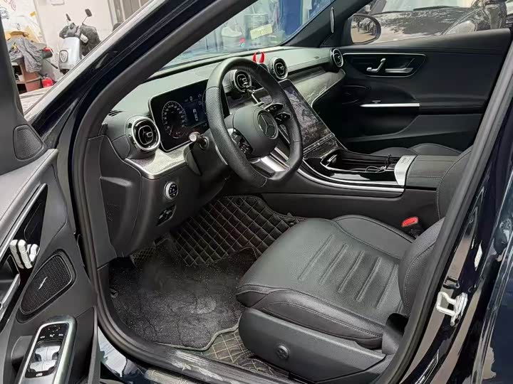 Zdjęcie 9 - Mercedes-Benz C-Class