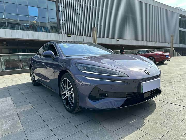 Фото 3 - Denza Z9