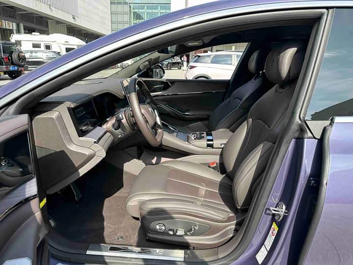 Фото 6 - Denza Z9