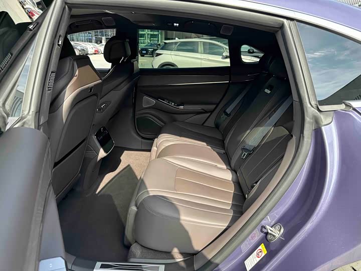 Фото 9 - Denza Z9