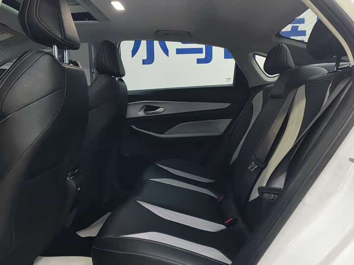 Фото 7 - Geely Binrui