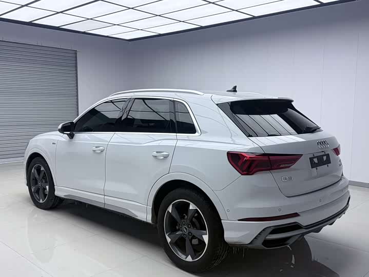 Фото 6 - Audi Q3