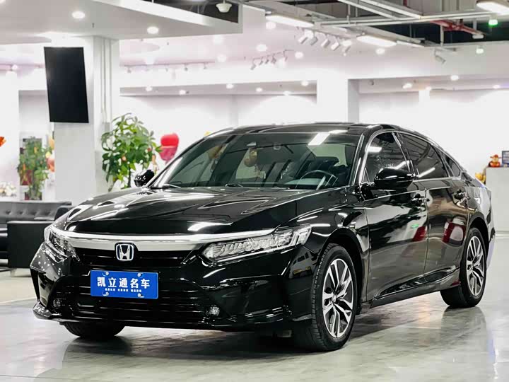 Фото 1 - Honda Inspire