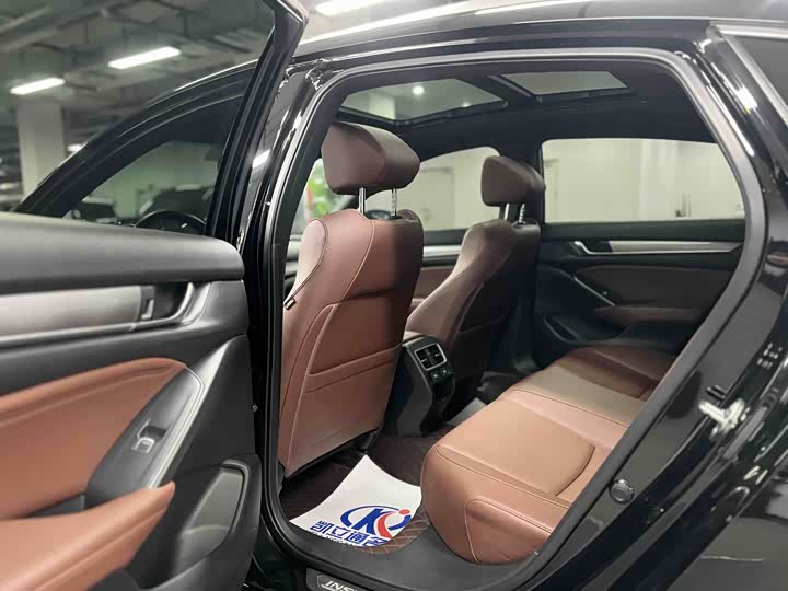 Фото 6 - Honda Inspire